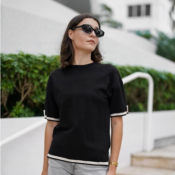 Woman’s Knit Crew Neck - Picture 2 of 5